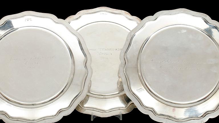TALLRIKAR, silver, 3 st. Sverige 1916 resp 1918. Totalvikt 1522 g.