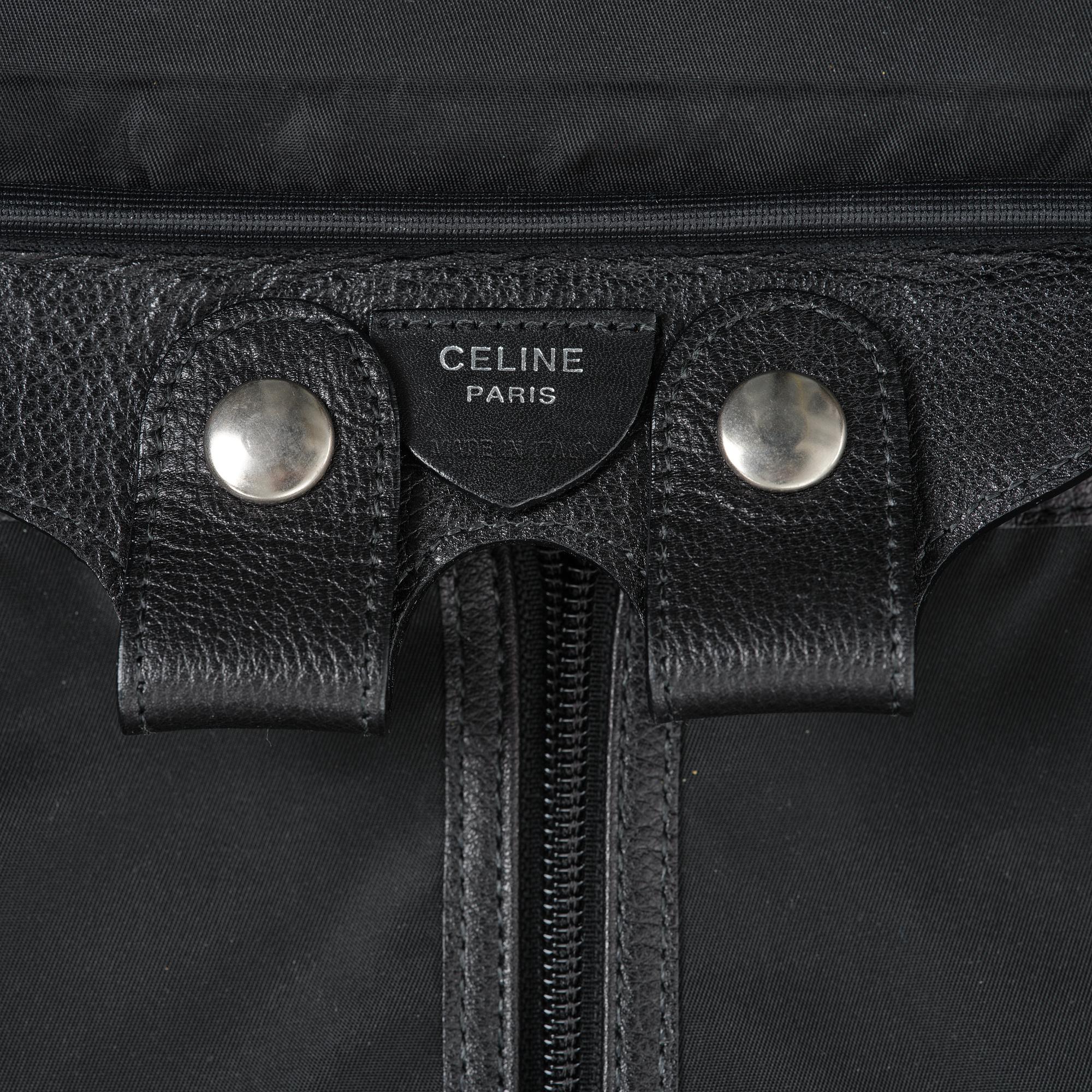 Céline, Travel wardrobe.