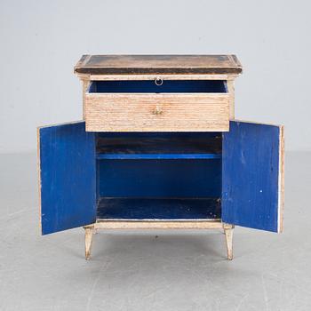 POTTSKÅP, sengustaviansk, 1700/1800-tal.