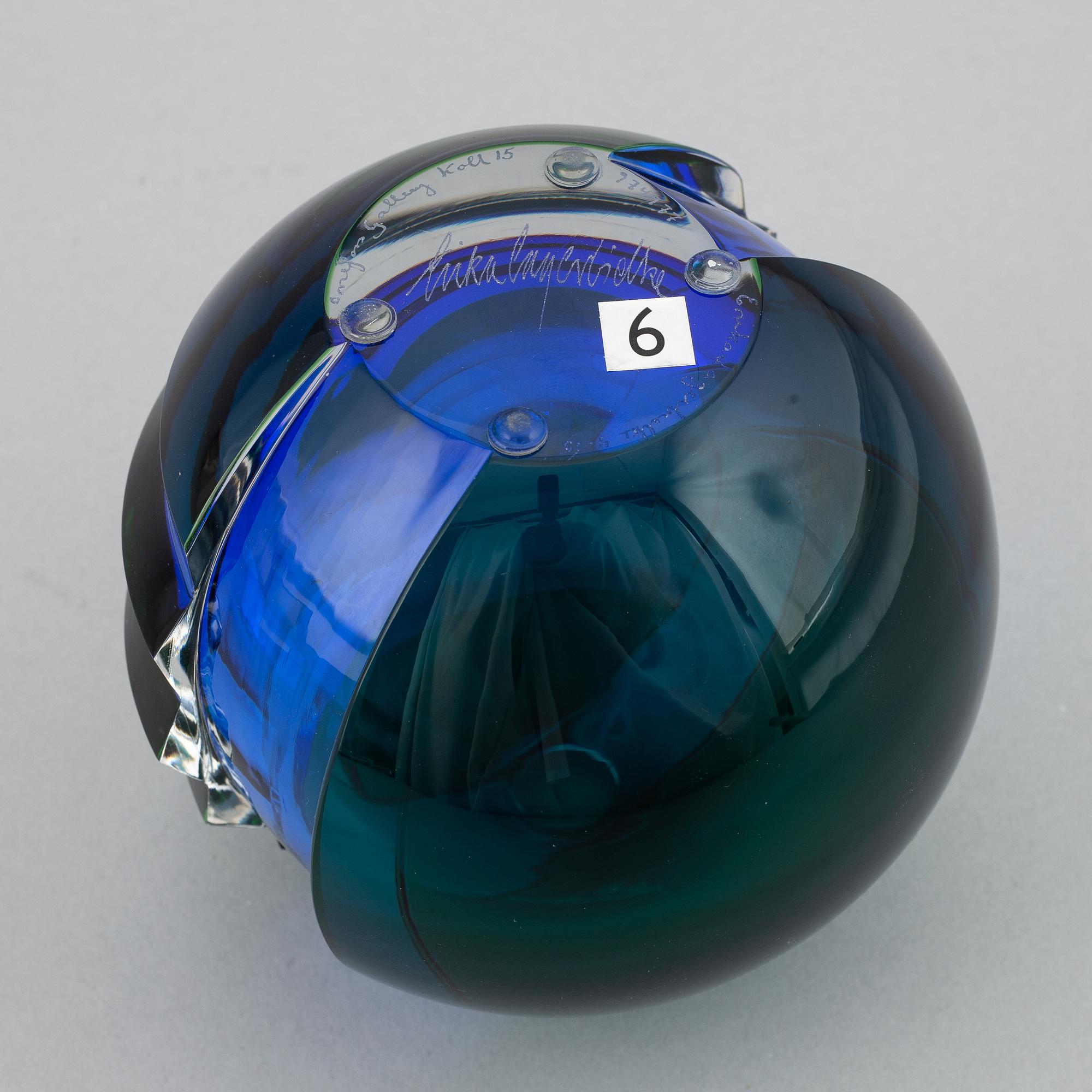 Erika Lagerbielke, skulptur, "Mer eller mindre" glas, Orrefors, signerad och numrerad 4/15.