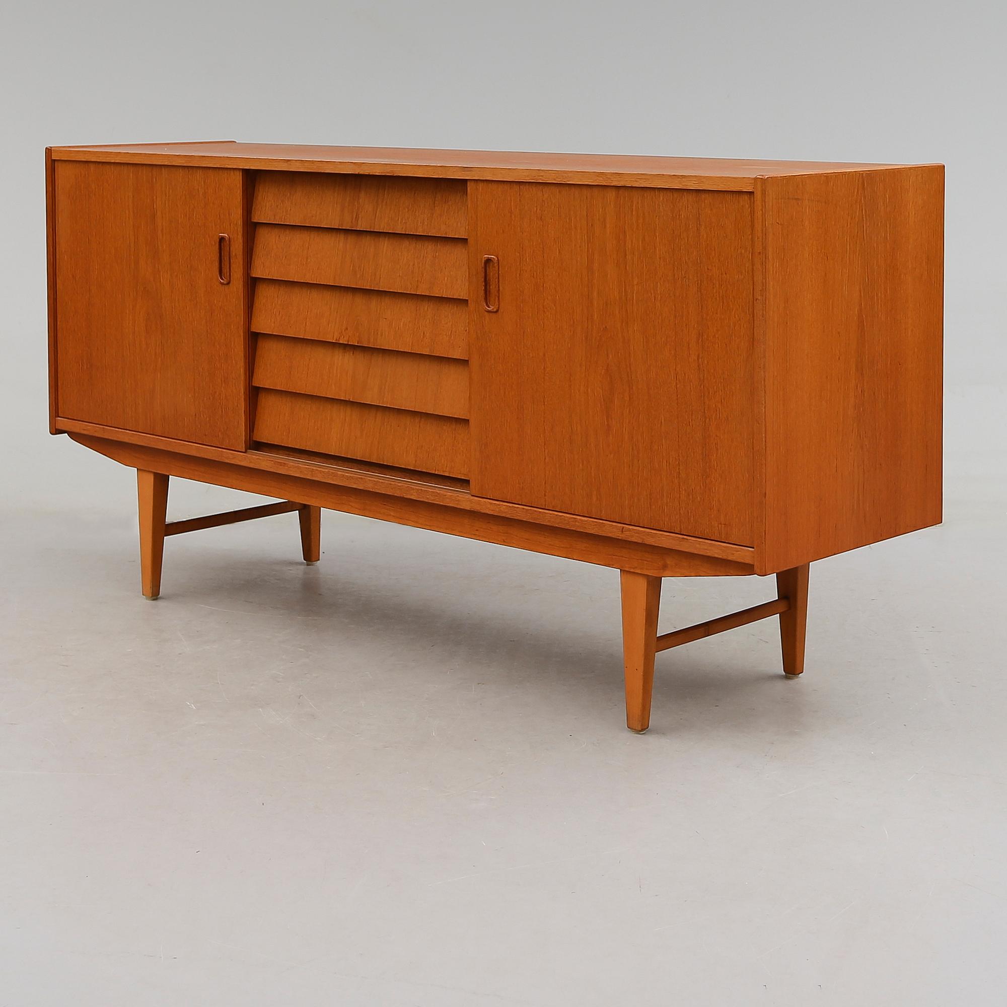 SIDEBOARD, 1900-talets andra hälft.