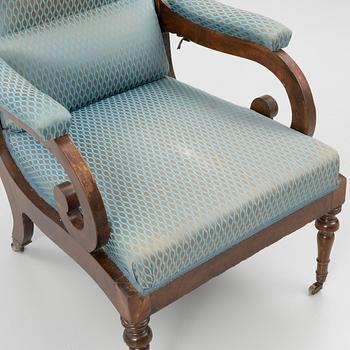 A folding lounge chair, England, 19th century.