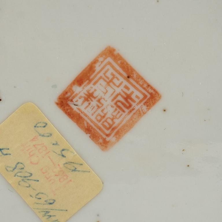 A famille rose table lamp made out of a lantern, and a teapot, dish and jar, late Qing dynasty.