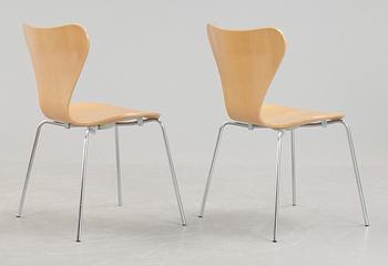 STOLAR, ett par, "Sjuan", Arne Jacobsen, Fritz Hansen. 1978.