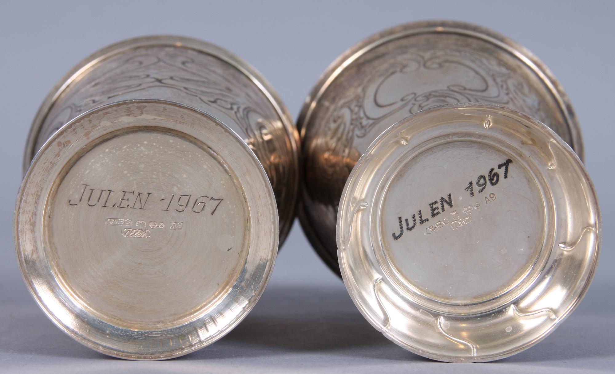 SKRIN PÅ BENSTÄLLNING samt BÄGARE, 2 st, silver, England och Sverige.