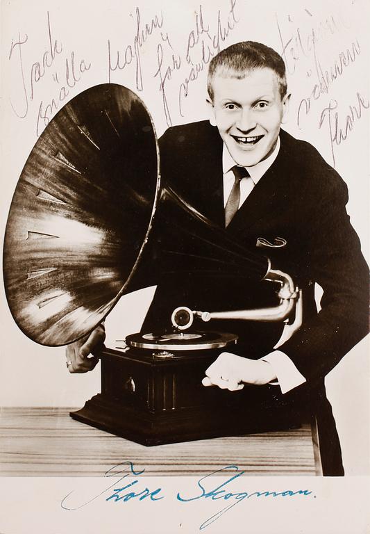 SAMLING AUTOGRAFER, 1950/60-tal, bla Agnetha Fältskog. Flera med dedikationer.