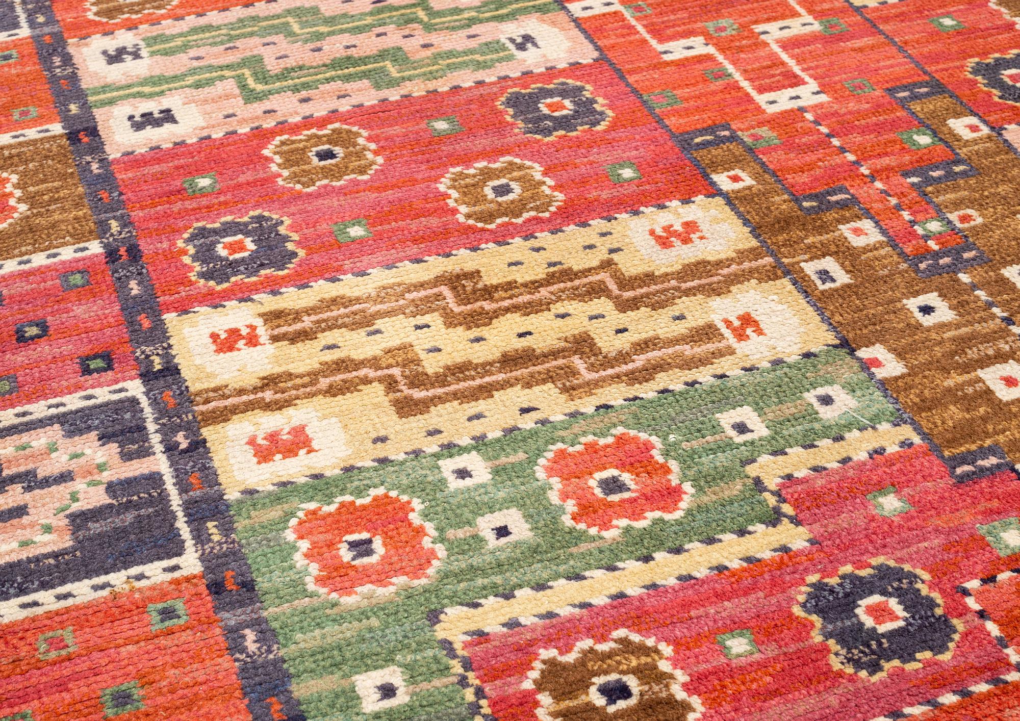 Märta Måås-Fjetterström, matto, "Tornet", knotted pile, ca 298-304,5 x 202,5-205,5 cm, signed AB MMF.