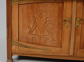 VITRINSKÅP, jugend, 1900-talets början.