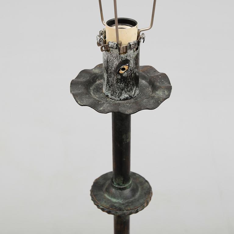 GOLVLAMPA, brons, art déco, 1900-talets första hälft.