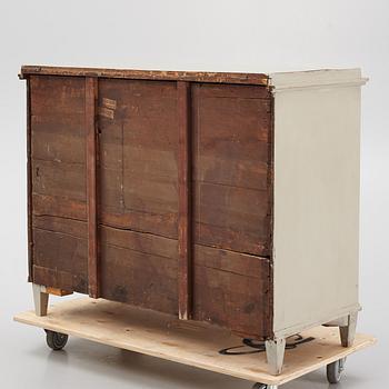 A chest of drawers, 19th Century.
