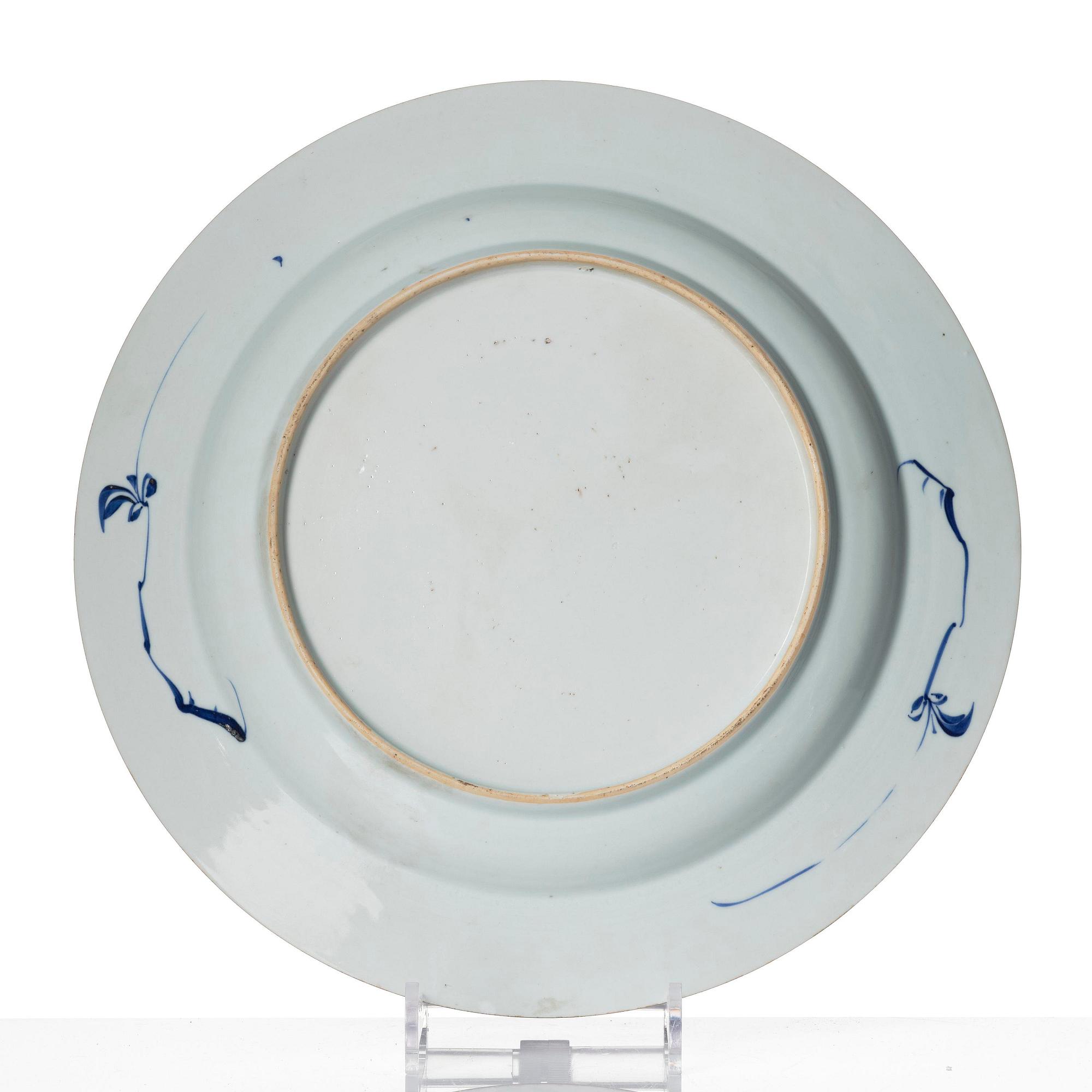 A large blue and white serving dish, Qing dynasty, Yongzheng (1723-35),