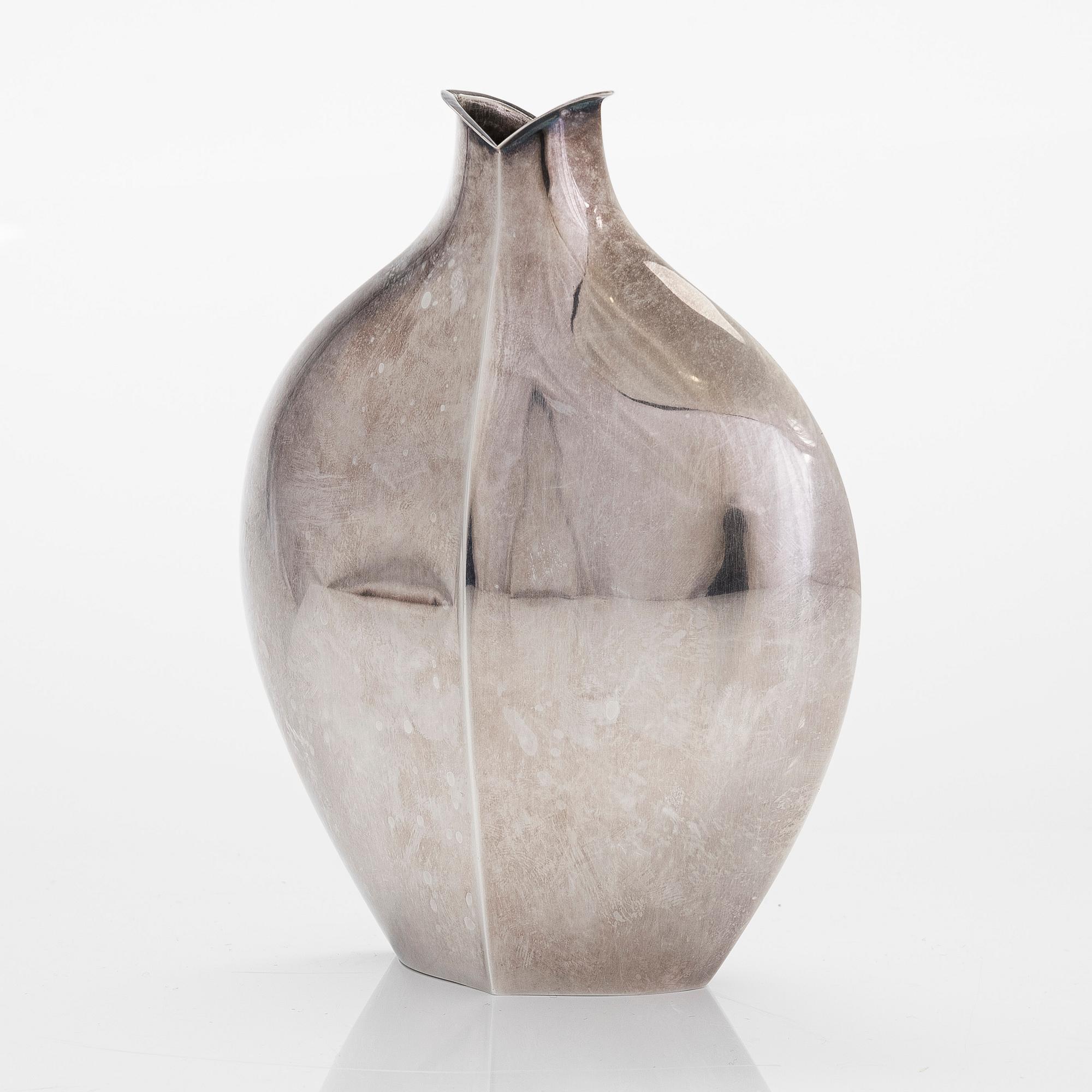 Tapio Wirkkala, maljakko, hopeaamalli TW 42, Kultakeskus, Hämeenlinna 1961.