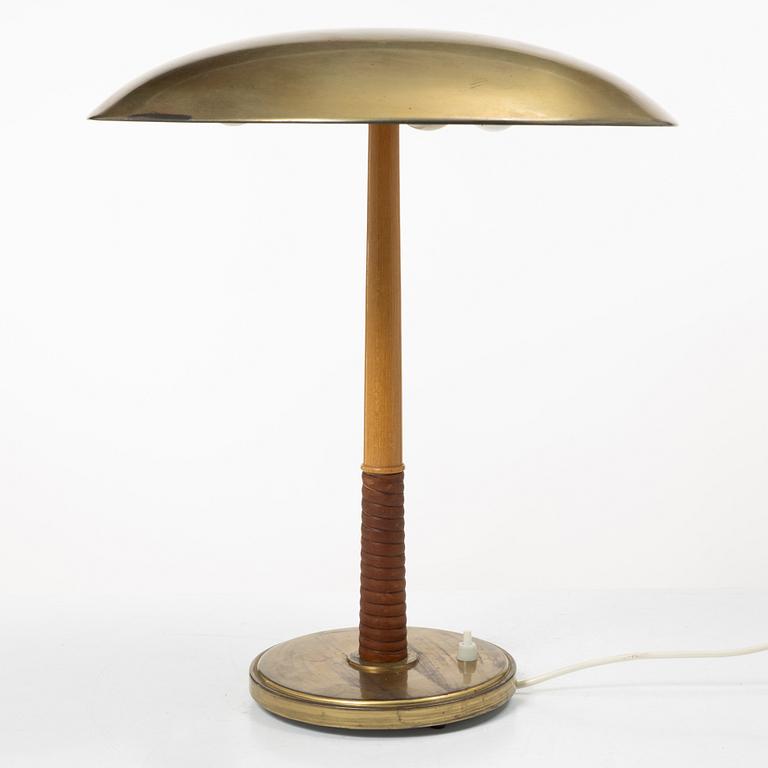 Harald Notini, A model 15525 table lamp, Arvid Böhlmarks Lampfabrik, Stockholm, 1950s.
