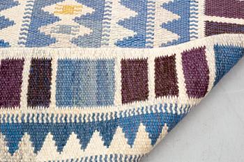 Barbro Nilsson, a carpet, "Salerno blå", flat weave, ca 307-308,5 x 201,5-204 cm, signed AB MMF BN.
