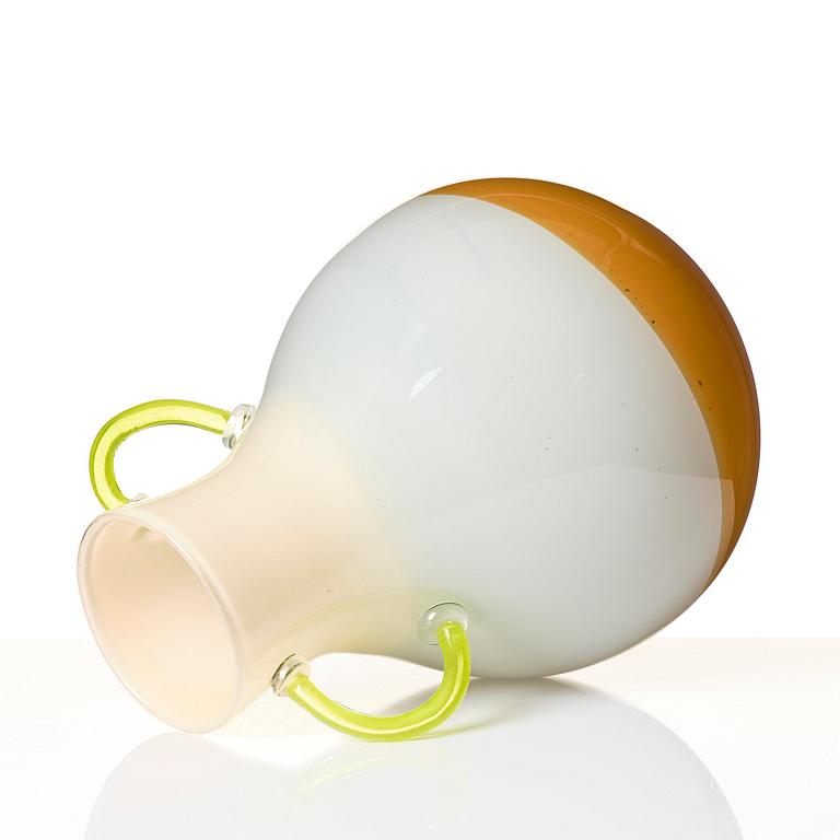 Gunnel Sahlin, urna, glas, Pilchuck Glass School, Seattle, 1995, blåst av Dante Marioni.