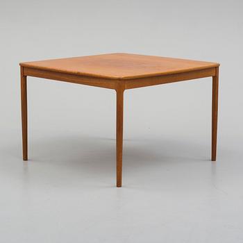 A second half of the 20th century coffee table, designed by Yngvar Sandström, AB Seffle Möbelfabrik, Sweden.