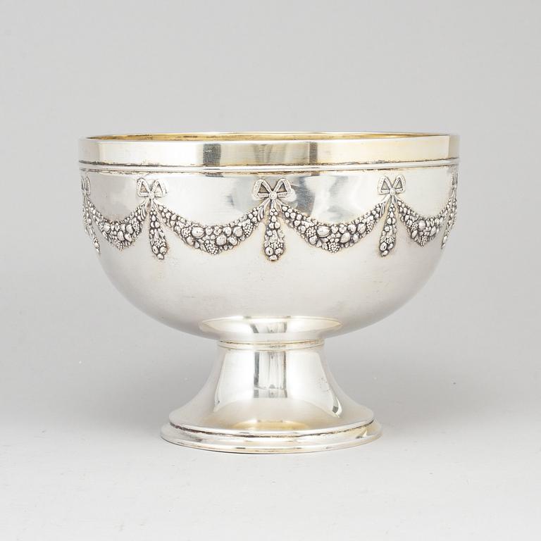 A Swedish early 20th century silver bowl, mark of K Anderson, Stockholm 1904.