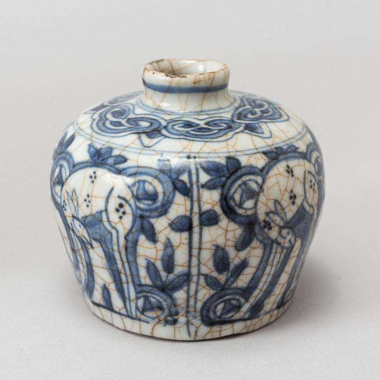 A group of four porcelain objects, Ming and Qing dynasty.