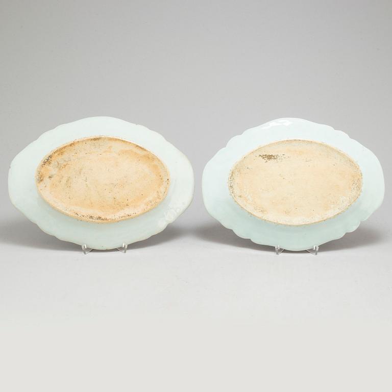 Two blue and white export porcelain serving dishes, Qing dynasty, Qianlong (1736-95).