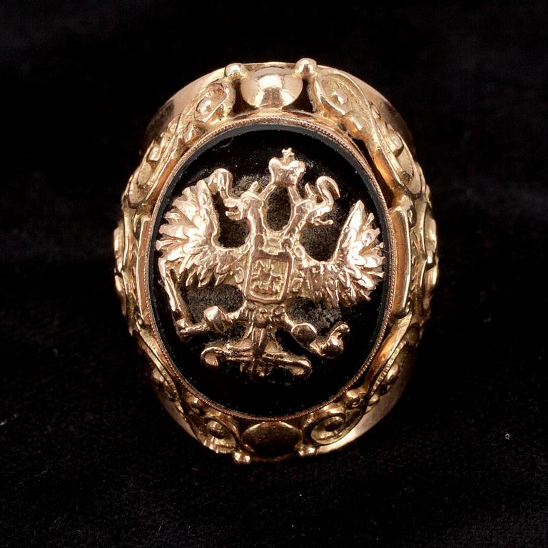 RING, guld 14 K, sovjetiska stämplar 1927-1954.  Vikt ca 19,8 g.