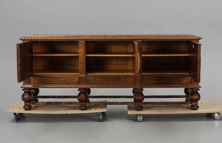SKÄNK, barockstil, 1900-tal.