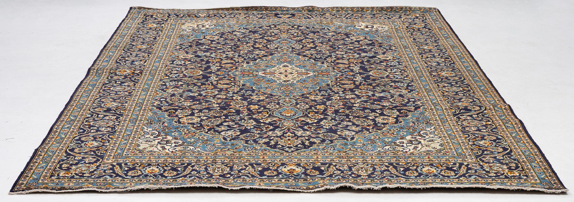 Matta, Keshan, ca 387 x 291 cm.