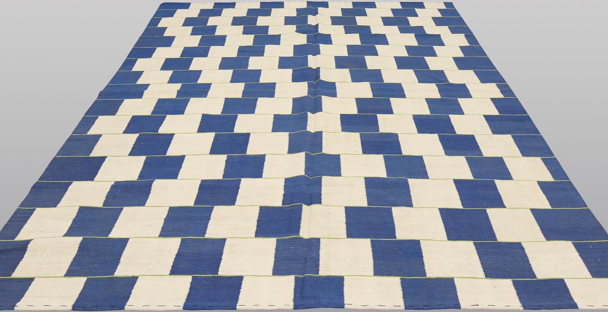 A Kilim rug, modern design, approx. 293 x 218 cm.