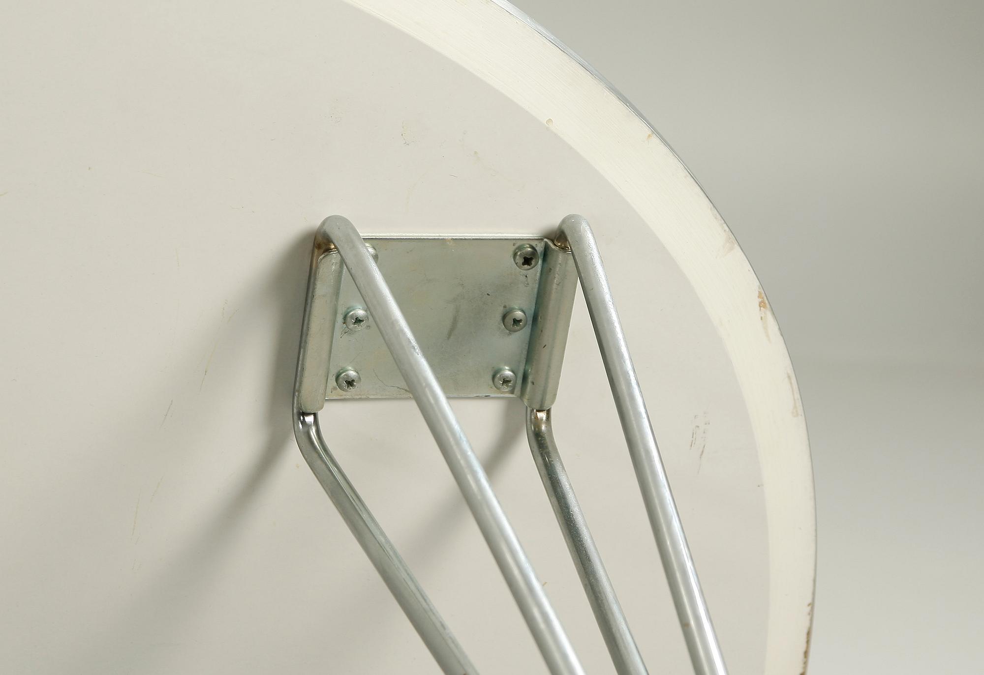 BORD, "Superellips". Design Bruno Mathsson & Piet Hein. Fritz Hansen, Danmark.