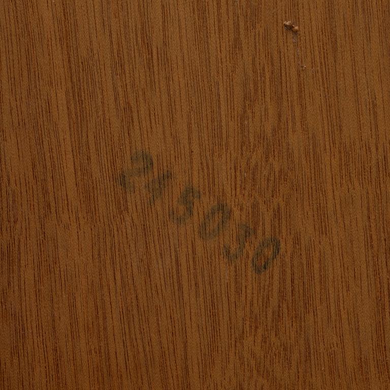 Josef Frank, soffbord, "Diplomat", modell 2073, Firma Svenskt Tenn, 1900-talets andra hälft.