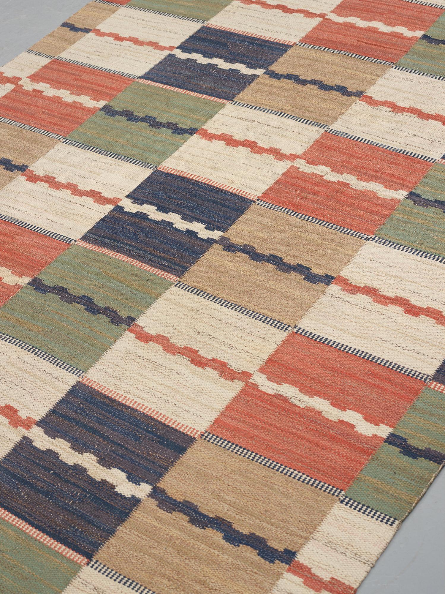 Märta Måås-Fjetterström, Matta, "Vita Rutmattan", rölakan, ca 328 x 189,5-193,5 cm, signerad AB MMF.