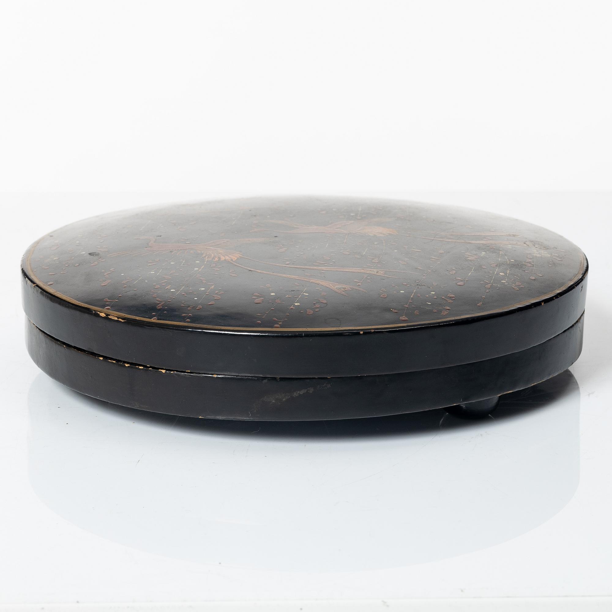 Kabaret i ask med lock, porslin och lack, Japan, tidigt 1900-tal.