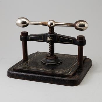 A german cast iron book press, ca 1900.