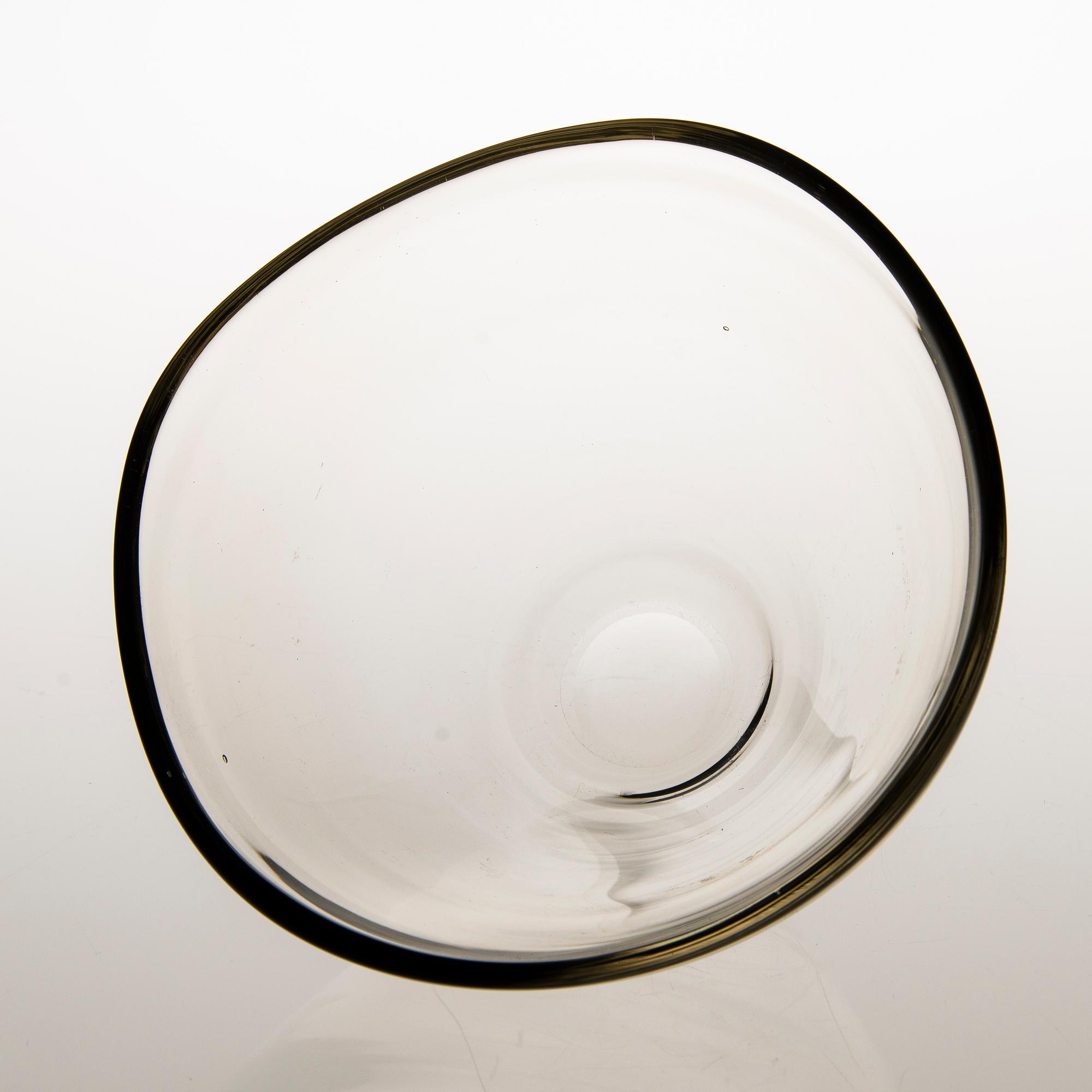 Gunnel Nyman, A glass bowl for Riihimäen Lasi Oy, 1938.