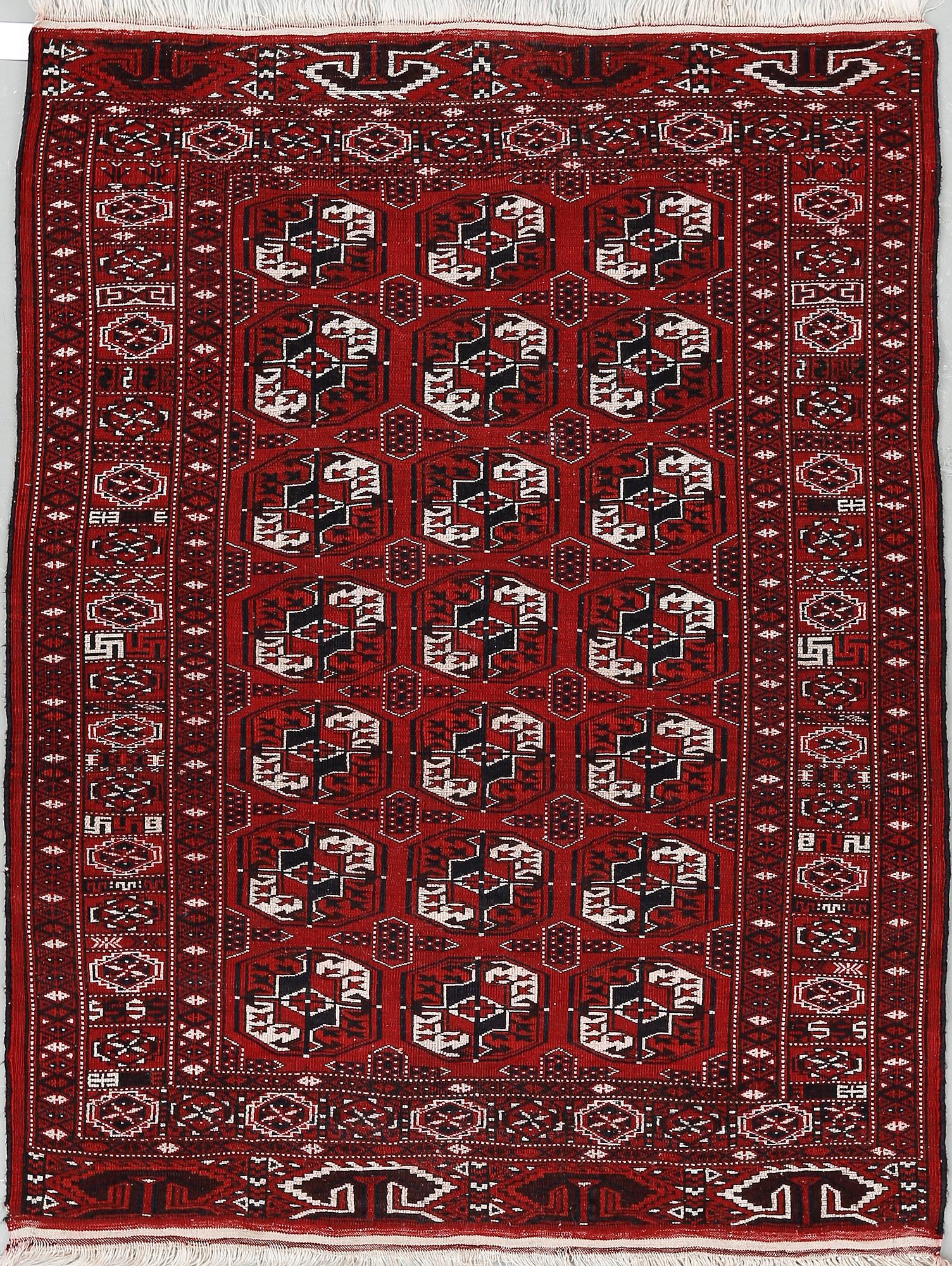 MATTA, Tekke Bochara. Ca 150x118 cm.
