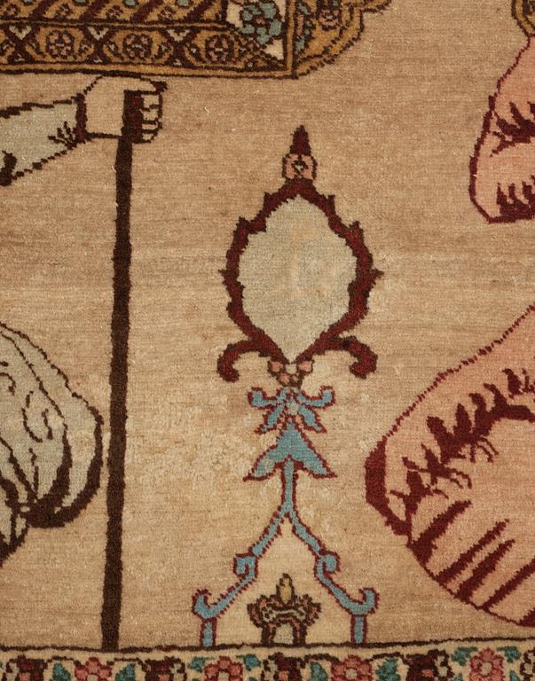 SEMI-ANTIQUE TABRIZ FIGURAL. 203,5 X 143,5 cm.