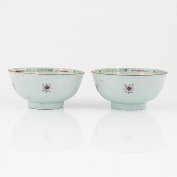 A pair of Chinese porcelain famille rose bowls, Qianlong (1736-95), Qing dynasty.