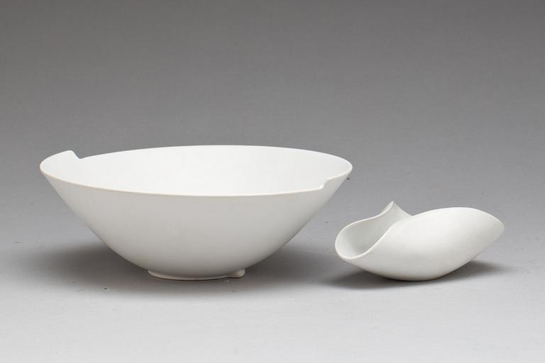 SKÅLAR, 2 st, stengods, Stig Lindberg samt möjligen Wilhelm Kåge.