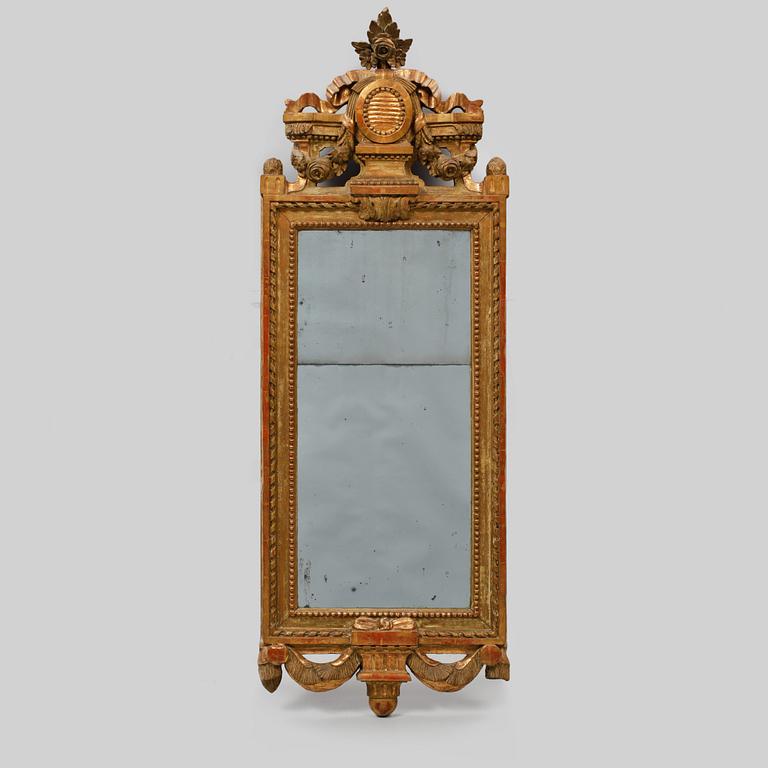 SPEGEL, gustaviansk, signerad Carl Gustaf Fyrwald (verksam 1776-1816), samt otydligt märkt med Stockholms hallstämpel.