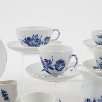 A Royal Copenhagen porcelaine coffee- and tea service (88 pieces).