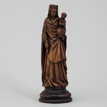 AN 18TH CENTURY CARVED WOOD SCULPTURE.