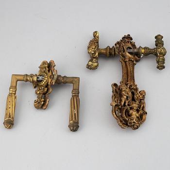 DÖRRHANDTAG, 7 st, brons, 1800-tal.