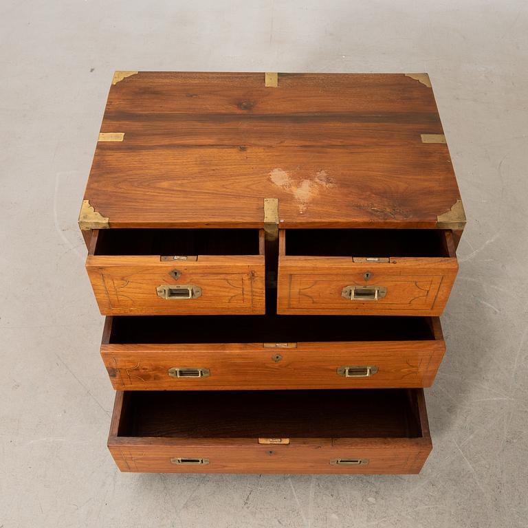 Byrå/sängbord, 1800-tal, England.