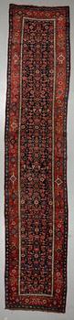 A runner, semi-antique Bidjar, ca 515 x 107 cm.