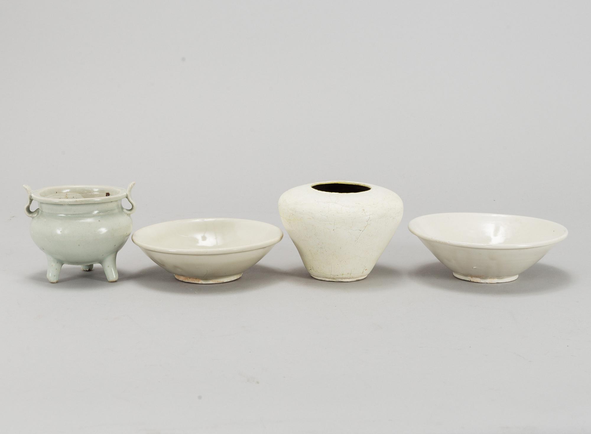 A group of white glazed ceramics, South East Asia, 16th/15th Century.