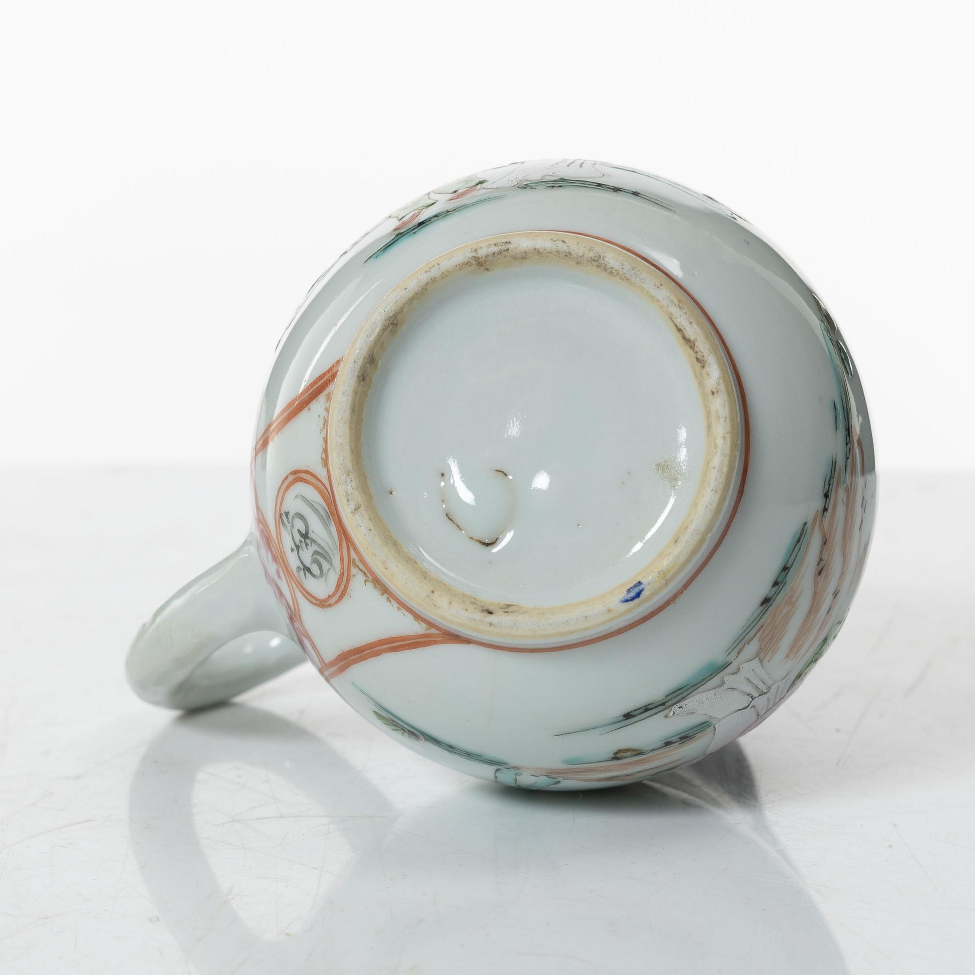 A group of three Chinese famille rose porcelain ewers and two dishes, Qing dynasty, Qianlong (1736-95).