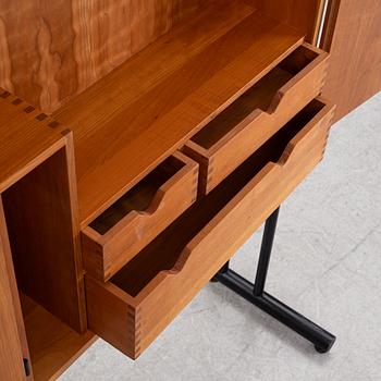 Hadsten Trändustri, klädskåp/garderob, "Akuma", Danmark, 1900-talets andra hälft.