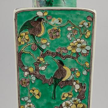 A Chinese famille verte squared vase, 20th century.