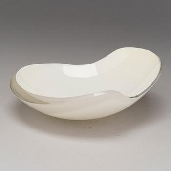 A glass bowl "Munankuori" (Eggshell), signed Gunnel Nyman Iittala. Designed in 1947.