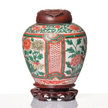 Kruka, porslin, Wucai, 1600-tal.