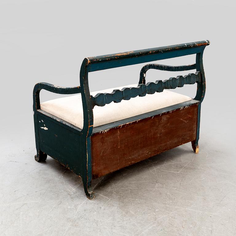 A folklore sofa from around the 1900s.